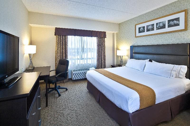 Holiday Inn Express Hotel & Suites Ottawa Airport By Ihg Exterior foto
